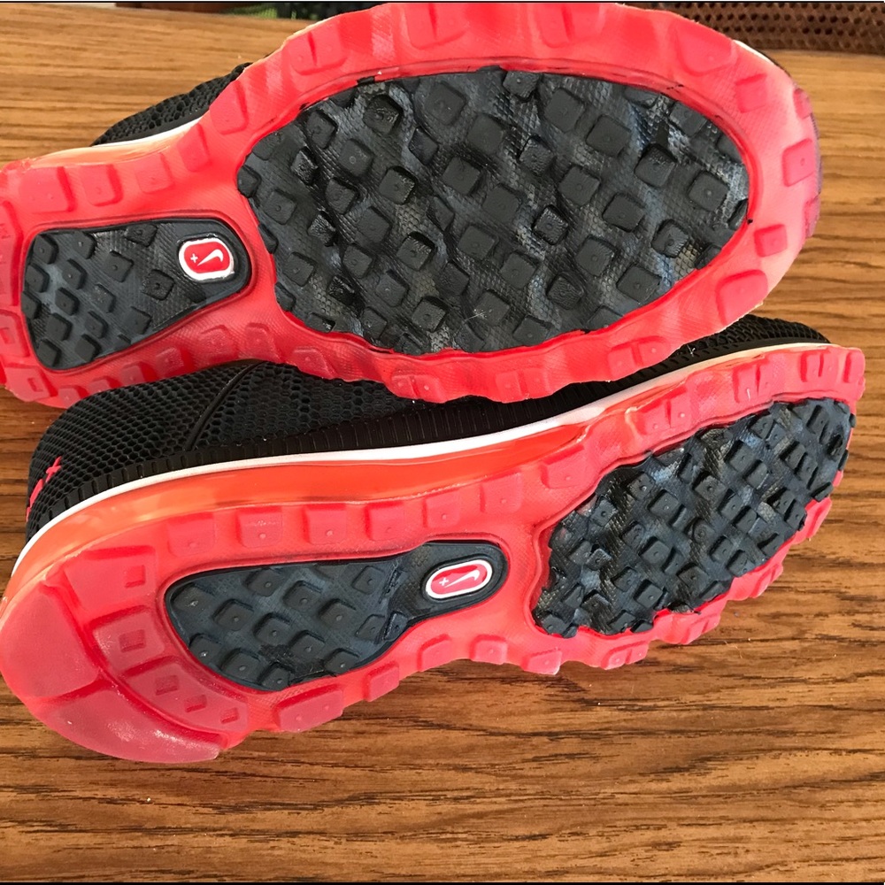 Nike - Picture 5 of 5